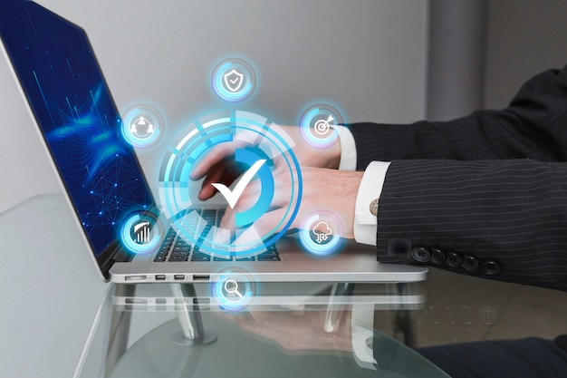 دليل رواد الأعمال الرقميين: أسئلة وأجوبة حول أمان مراقبة المواقع الإلكترونية