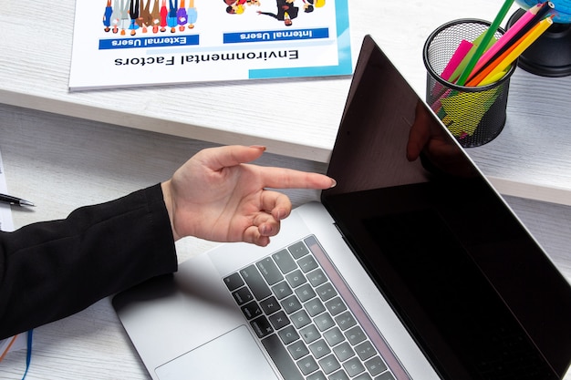 تحسين أداء المواقع الإلكترونية: كيف تحل مشاكل البطء باستخدام مراقبة الأداء الاحترافية