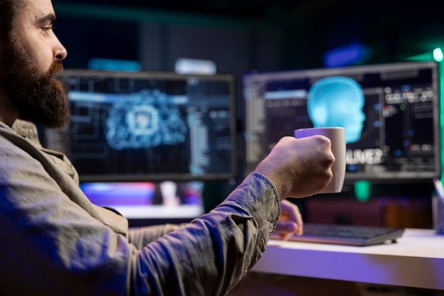 7 أدوات مراقبة الخوادم يحتاجها كل مهندس DevOps: مقارنة شاملة للميزات والأداء